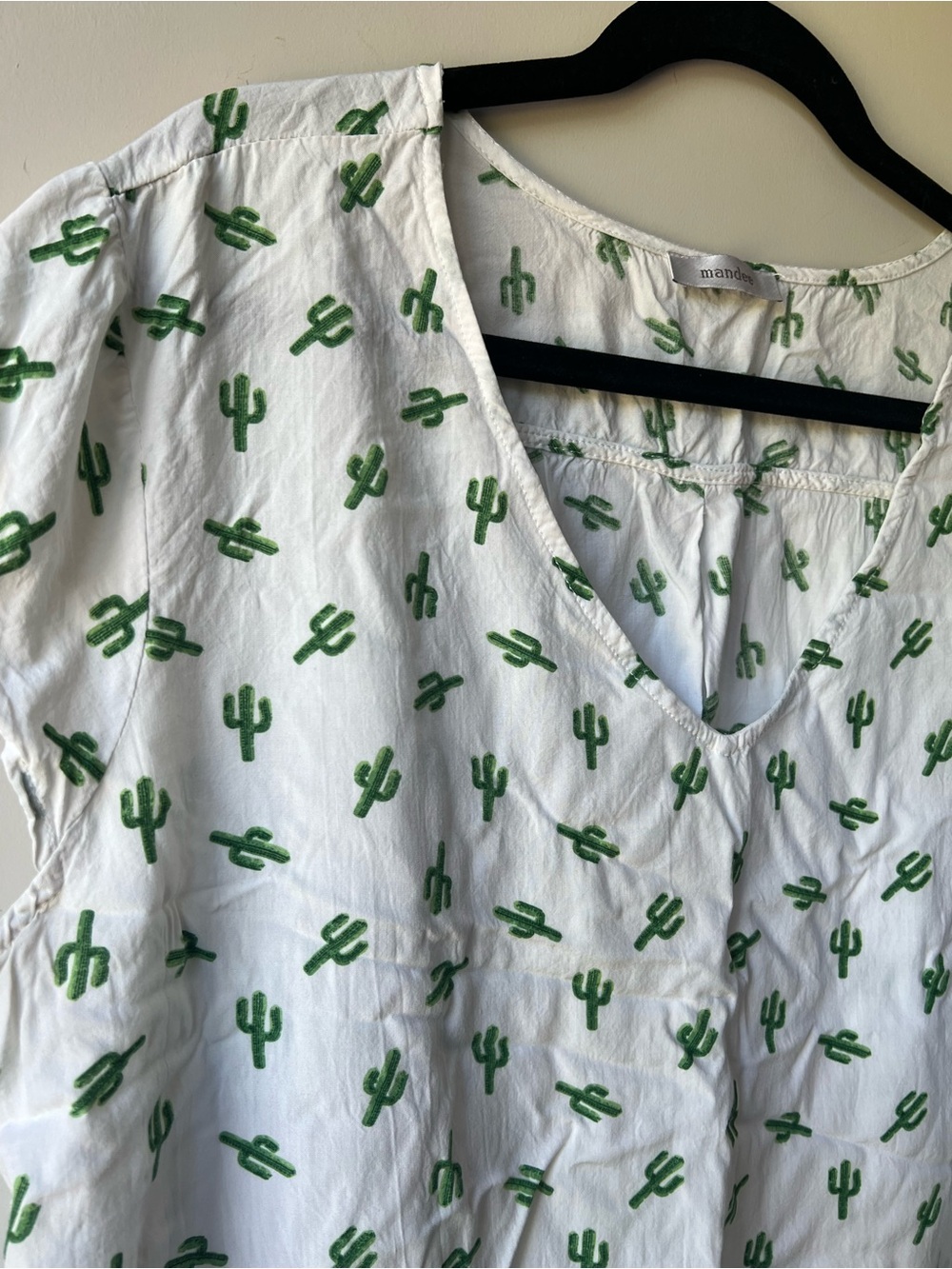 Mandee 100% rayon Plus Size V-Neck Cactus Print Top size 2X - Picture 4 of 8